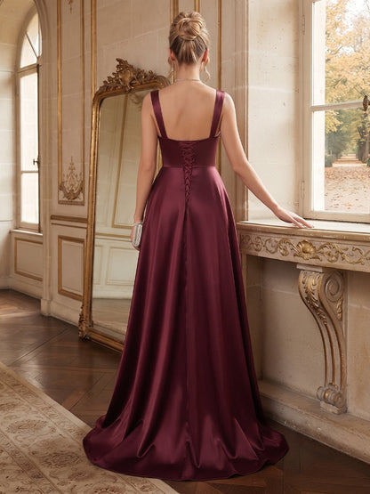 Robe de bal longue avec traîne balai, coupe trapèze/princesse, en satin, encolure carrée, sans manches, avec fente latérale