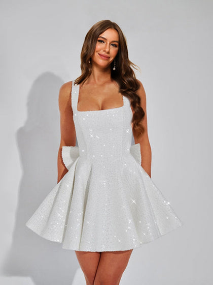Robe Trapèze Courte à Paillettes et Col Carré avec Nœud