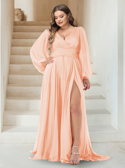 Robe de Demoiselle d'Honneur Grande Taille à Col En V et Manches Longues Coupe A-Line/Princess Longueur Au Sol avec Fente Sur Le Côté
