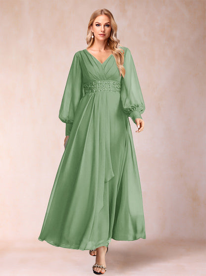 Robe de Mère de la Mariée Coupe A-Line/Princess à Col En V et Manches Longues avec Strass et Volants