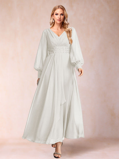 Robe de Mère de la Mariée Coupe A-Line/Princess à Col En V et Manches Longues avec Strass et Volants