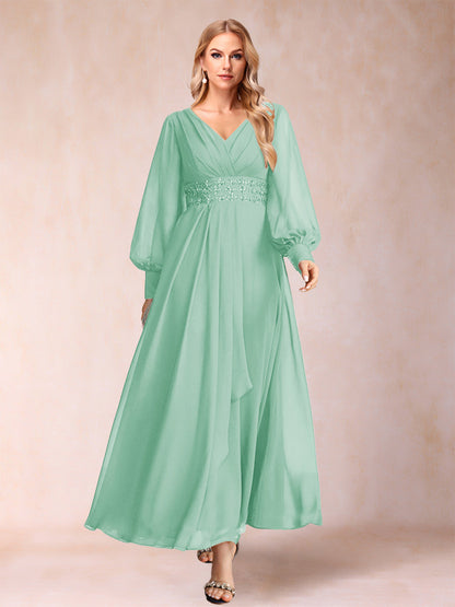Robe de Mère de la Mariée Coupe A-Line/Princess à Col En V et Manches Longues avec Strass et Volants