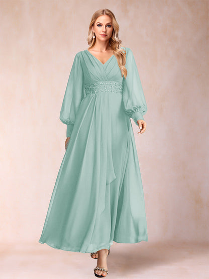 Robe de Mère de la Mariée Coupe A-Line/Princess à Col En V et Manches Longues avec Strass et Volants