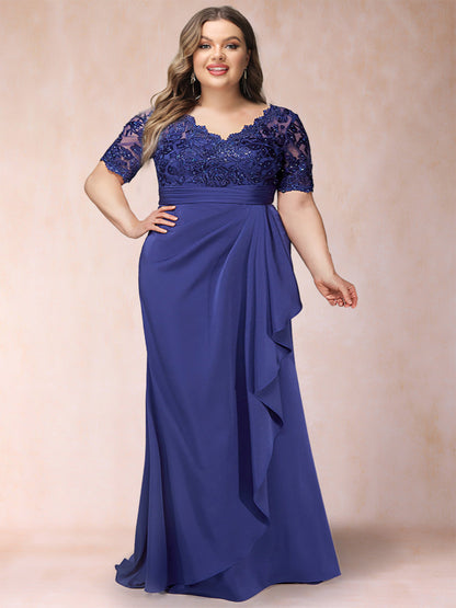 Robe de Mère de la Mariée Grande Taille, Coupe Fourreau/Colonne, Col en V, Manches Courtes avec Appliques et Volants