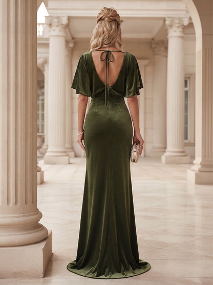 Robe de soirée longue fourreau, en velours, encolure arrondie, manches courtes, avec volants et fente latérale