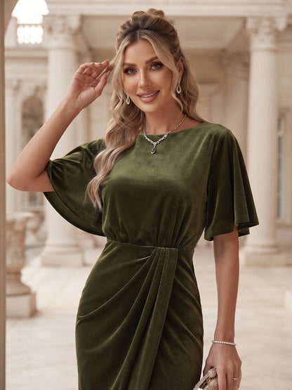 Robe de soirée longue fourreau, en velours, encolure arrondie, manches courtes, avec volants et fente latérale