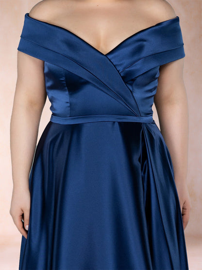 Robe de Mère de la Mariée Grande Taille à Épaules Dénudées et Froncée Coupe A-Line/Princess avec Fente Sur Le Côté