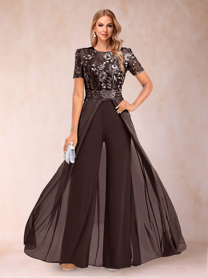 Ensemble Deux PiècesTailleur-Pantalon Coupe A-Line/Princess à Manches Courtes et Décolleté En V avec Appliqués