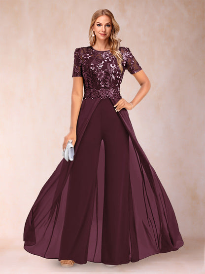 Ensemble Deux PiècesTailleur-Pantalon Coupe A-Line/Princess à Manches Courtes et Décolleté En V avec Appliqués