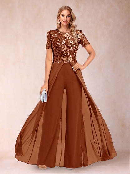 Ensemble Deux PiècesTailleur-Pantalon Coupe A-Line/Princess à Manches Courtes et Décolleté En V avec Appliqués