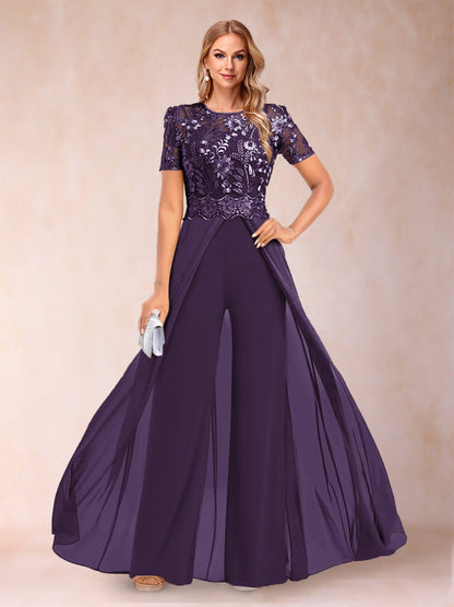 Ensemble Deux PiècesTailleur-Pantalon Coupe A-Line/Princess à Manches Courtes et Décolleté En V avec Appliqués