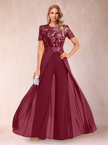 Ensemble Deux PiècesTailleur-Pantalon Coupe A-Line/Princess à Manches Courtes et Décolleté En V avec Appliqués
