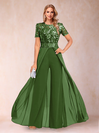 Ensemble Deux PiècesTailleur-Pantalon Coupe A-Line/Princess à Manches Courtes et Décolleté En V avec Appliqués