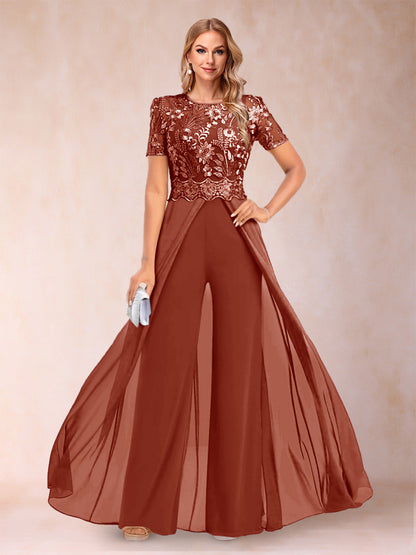 Ensemble Deux PiècesTailleur-Pantalon Coupe A-Line/Princess à Manches Courtes et Décolleté En V avec Appliqués