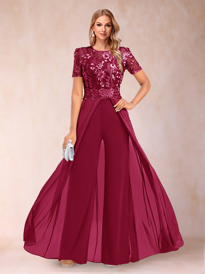 Ensemble Deux PiècesTailleur-Pantalon Coupe A-Line/Princess à Manches Courtes et Décolleté En V avec Appliqués