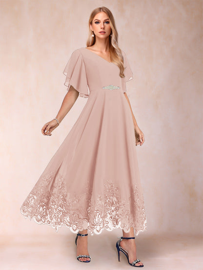 Robe de Mère de la Mariée Coupe A-Line/Princess à Demi-Manches et Col En V avec Appliques