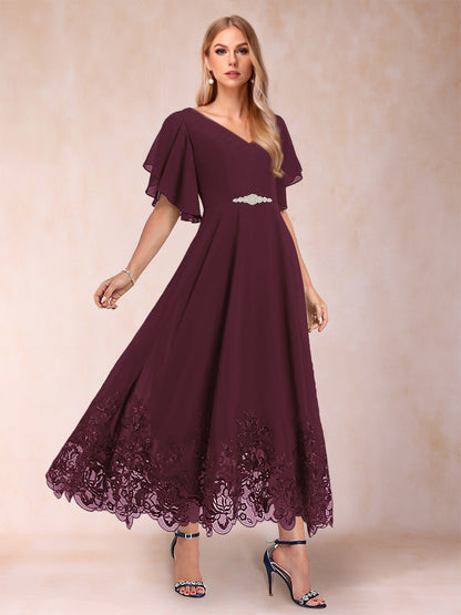 Robe de Mère de la Mariée Coupe A-Line/Princess à Demi-Manches et Col En V avec Appliques