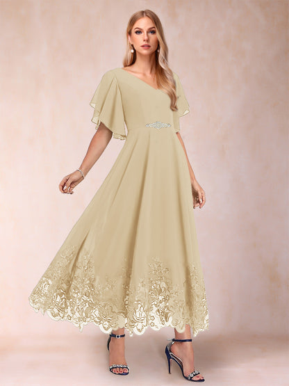 Robe de Mère de la Mariée Coupe A-Line/Princess à Demi-Manches et Col En V avec Appliques