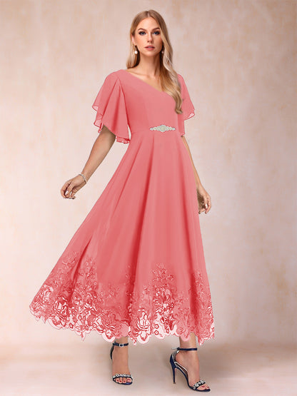 Robe de Mère de la Mariée Coupe A-Line/Princess à Demi-Manches et Col En V avec Appliques