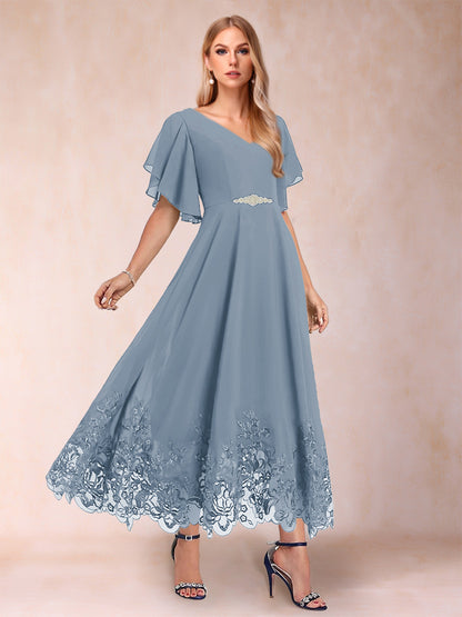 Robe de Mère de la Mariée Coupe A-Line/Princess à Demi-Manches et Col En V avec Appliques