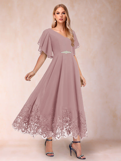 Robe de Mère de la Mariée Coupe A-Line/Princess à Demi-Manches et Col En V avec Appliques