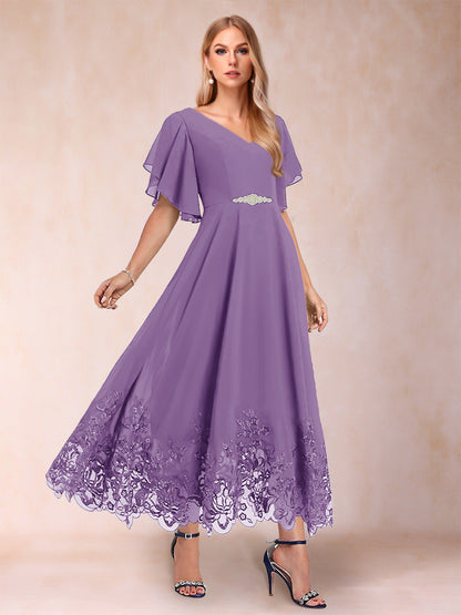 Robe de Mère de la Mariée Coupe A-Line/Princess à Demi-Manches et Col En V avec Appliques