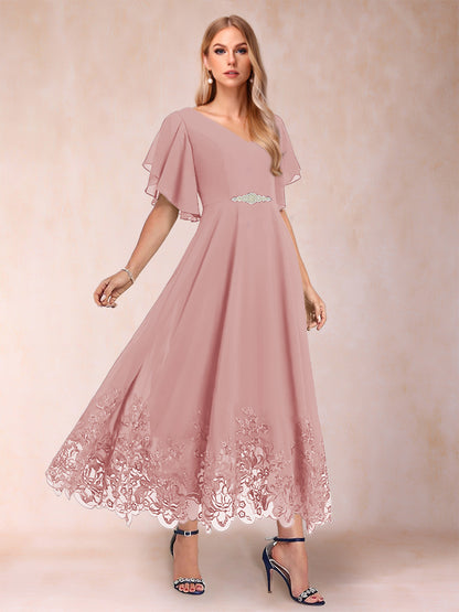 Robe de Mère de la Mariée Coupe A-Line/Princess à Demi-Manches et Col En V avec Appliques