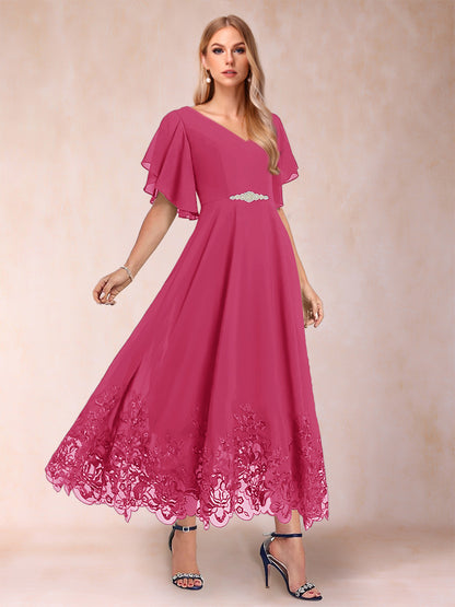 Robe de Mère de la Mariée Coupe A-Line/Princess à Demi-Manches et Col En V avec Appliques