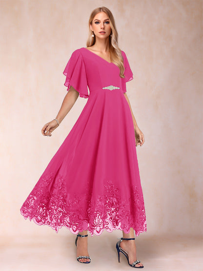 Robe de Mère de la Mariée Coupe A-Line/Princess à Demi-Manches et Col En V avec Appliques