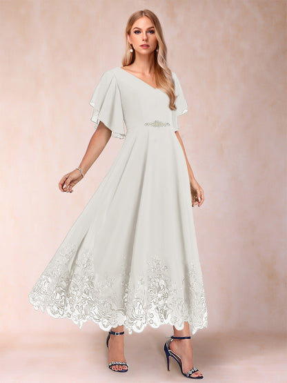 Robe de Mère de la Mariée Coupe A-Line/Princess à Demi-Manches et Col En V avec Appliques