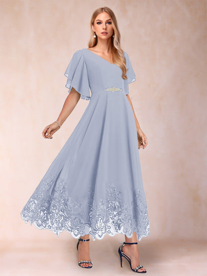 Robe de Mère de la Mariée Coupe A-Line/Princess à Demi-Manches et Col En V avec Appliques