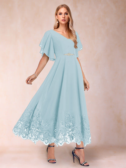 Robe de Mère de la Mariée Coupe A-Line/Princess à Demi-Manches et Col En V avec Appliques