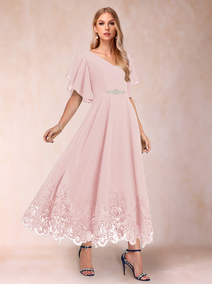 Robe de Mère de la Mariée Coupe A-Line/Princess à Demi-Manches et Col En V avec Appliques