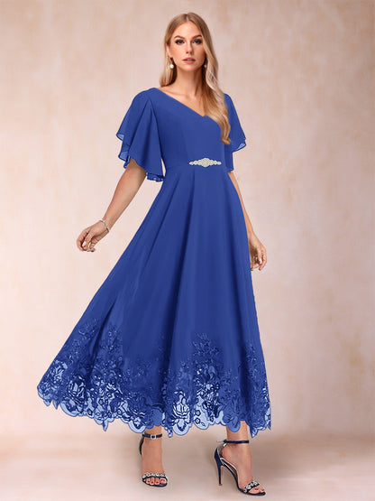 Robe de Mère de la Mariée Coupe A-Line/Princess à Demi-Manches et Col En V avec Appliques