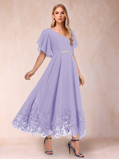 Robe de Mère de la Mariée Coupe A-Line/Princess à Demi-Manches et Col En V avec Appliques