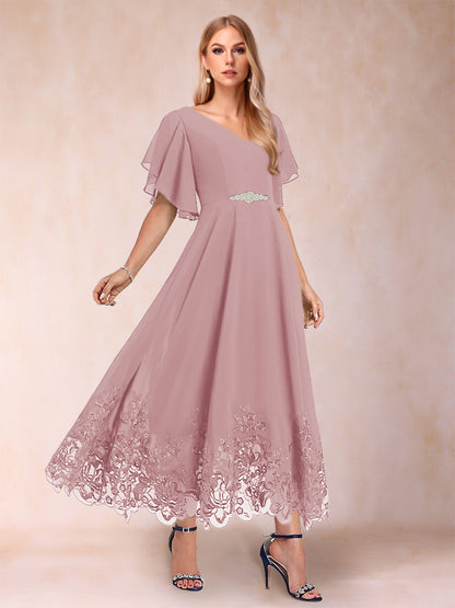 Robe de Mère de la Mariée Coupe A-Line/Princess à Demi-Manches et Col En V avec Appliques