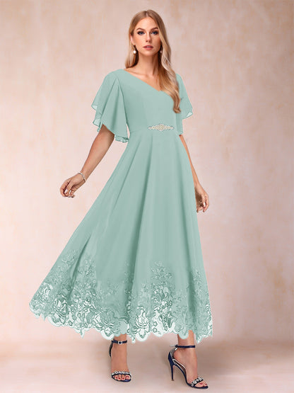 Robe de Mère de la Mariée Coupe A-Line/Princess à Demi-Manches et Col En V avec Appliques