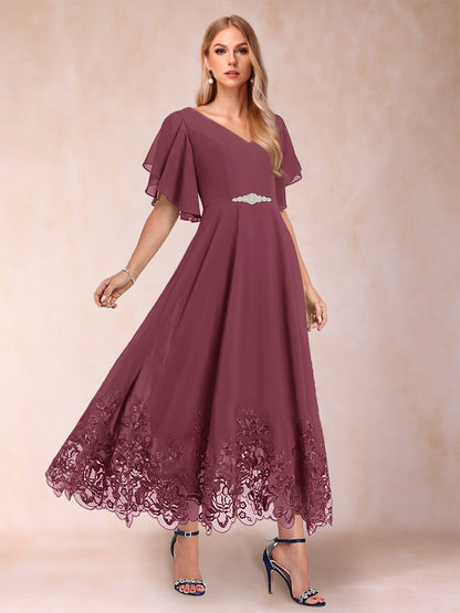 Robe de Mère de la Mariée Coupe A-Line/Princess à Demi-Manches et Col En V avec Appliques