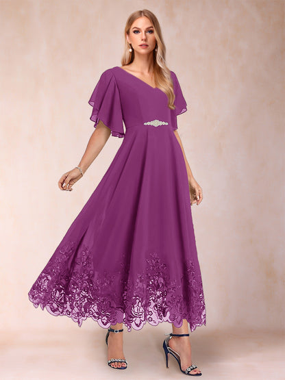 Robe de Mère de la Mariée Coupe A-Line/Princess à Demi-Manches et Col En V avec Appliques