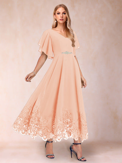Robe de Mère de la Mariée Coupe A-Line/Princess à Demi-Manches et Col En V avec Appliques