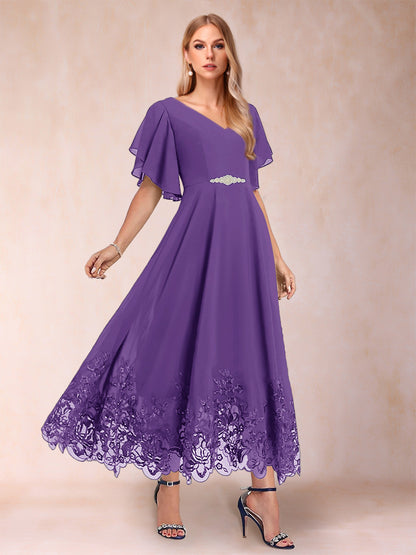 Robe de Mère de la Mariée Coupe A-Line/Princess à Demi-Manches et Col En V avec Appliques