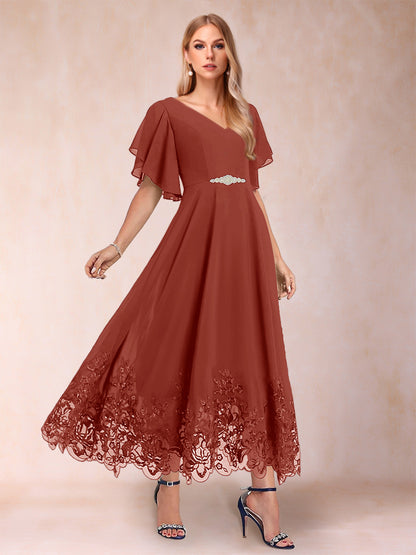 Robe de Mère de la Mariée Coupe A-Line/Princess à Demi-Manches et Col En V avec Appliques