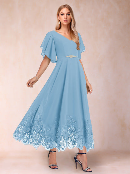 Robe de Mère de la Mariée Coupe A-Line/Princess à Demi-Manches et Col En V avec Appliques
