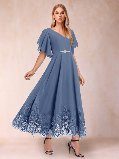 Robe de Mère de la Mariée Coupe A-Line/Princess à Demi-Manches et Col En V avec Appliques