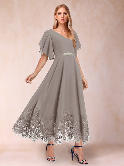 Robe de Mère de la Mariée Coupe A-Line/Princess à Demi-Manches et Col En V avec Appliques