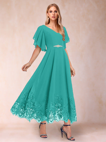 Robe de Mère de la Mariée Coupe A-Line/Princess à Demi-Manches et Col En V avec Appliques