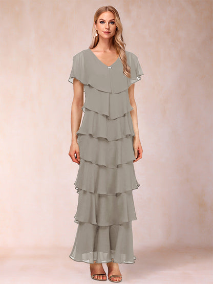 Robes de Mère de la Mariée Fourreau/Colonne à Col En V et Manches Courtes avec Volants