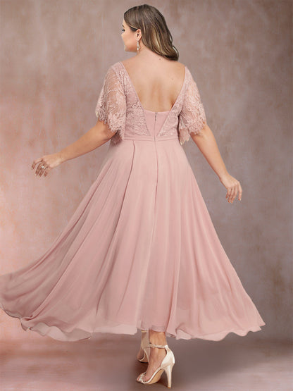 Robe de Mère de la Mariée Grande Taille à Manches Courtes et Col En V Coupe A-Line/Princess avec Appliques