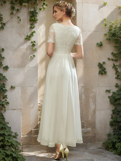 Robes de Mariée en Dentelle, Coupe A-Line/Princesse, Col en V, Manches Courtes