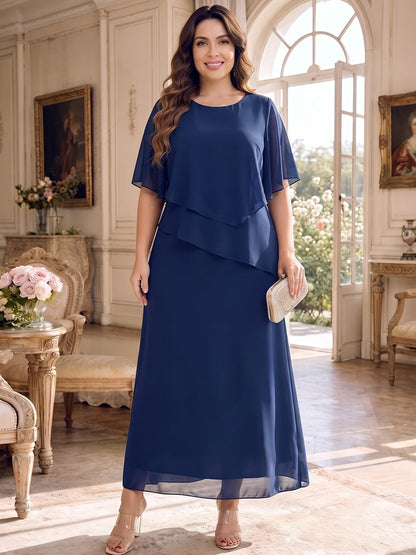 Robe de mère de la mariée grande taille en mousseline, coupe droite/fourreau, encolure arrondie, mancherons, longueur mi-mollet, avec volants étagés